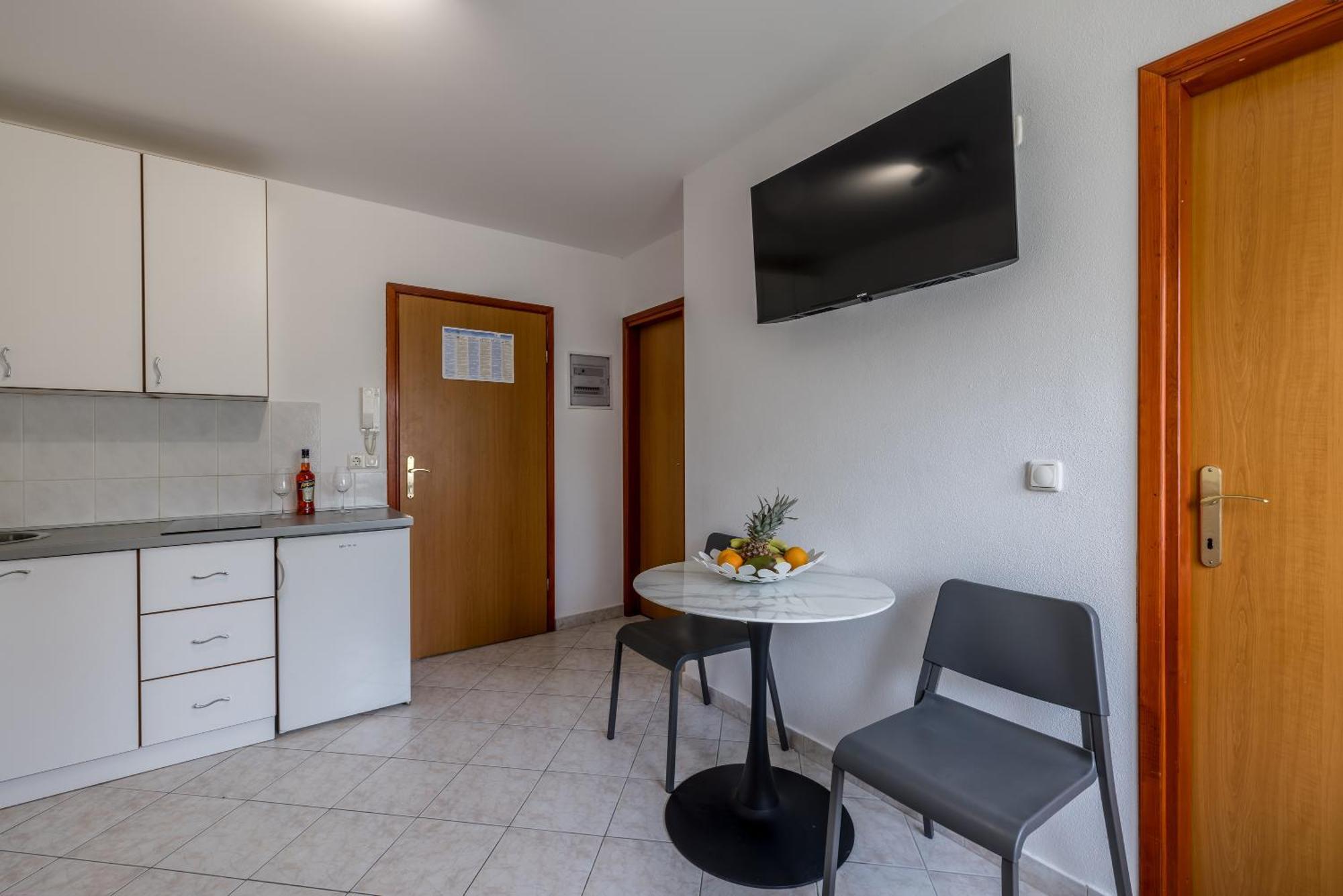 Mediterano Apartments Podstrana Luaran gambar
