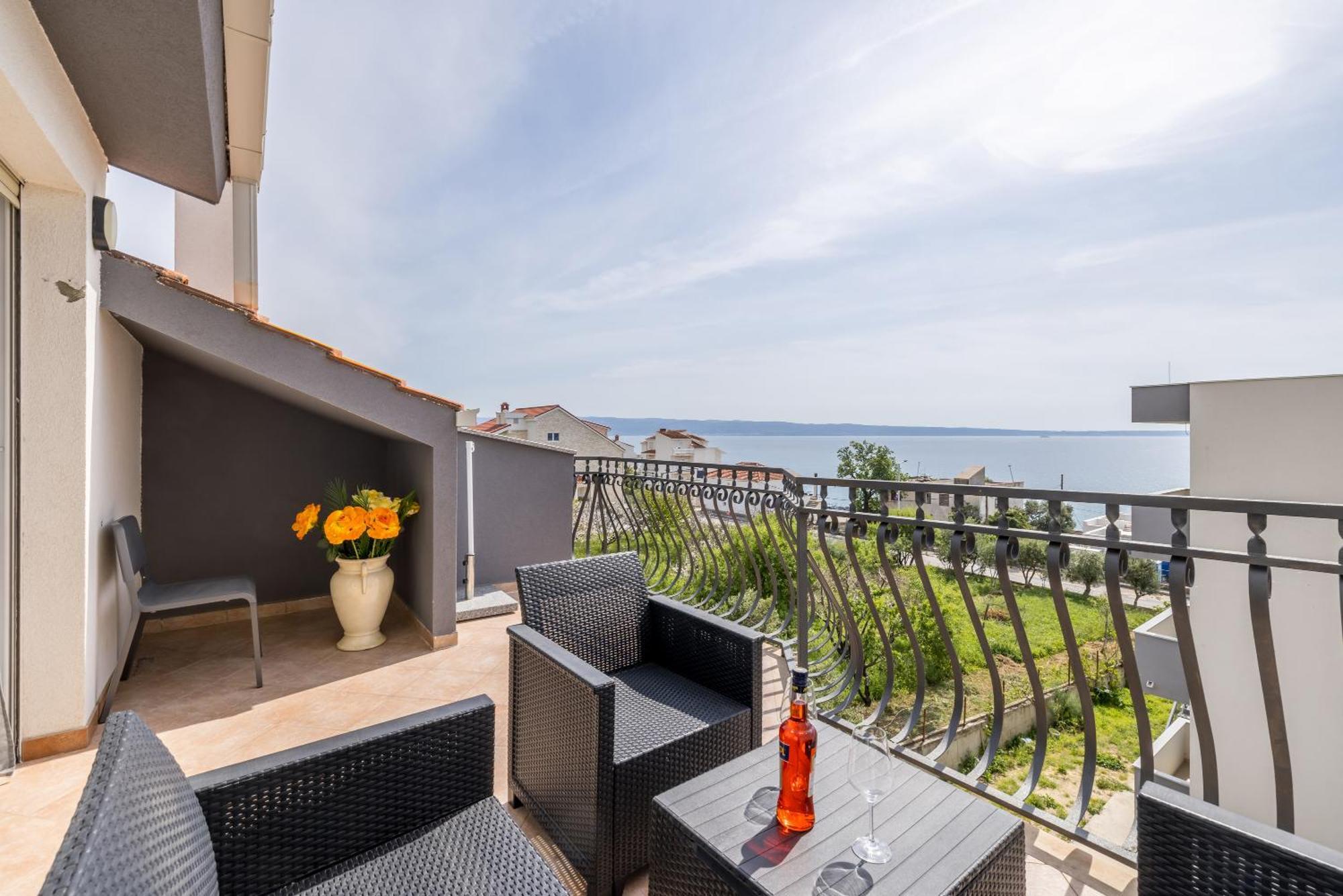 Mediterano Apartments Podstrana Luaran gambar