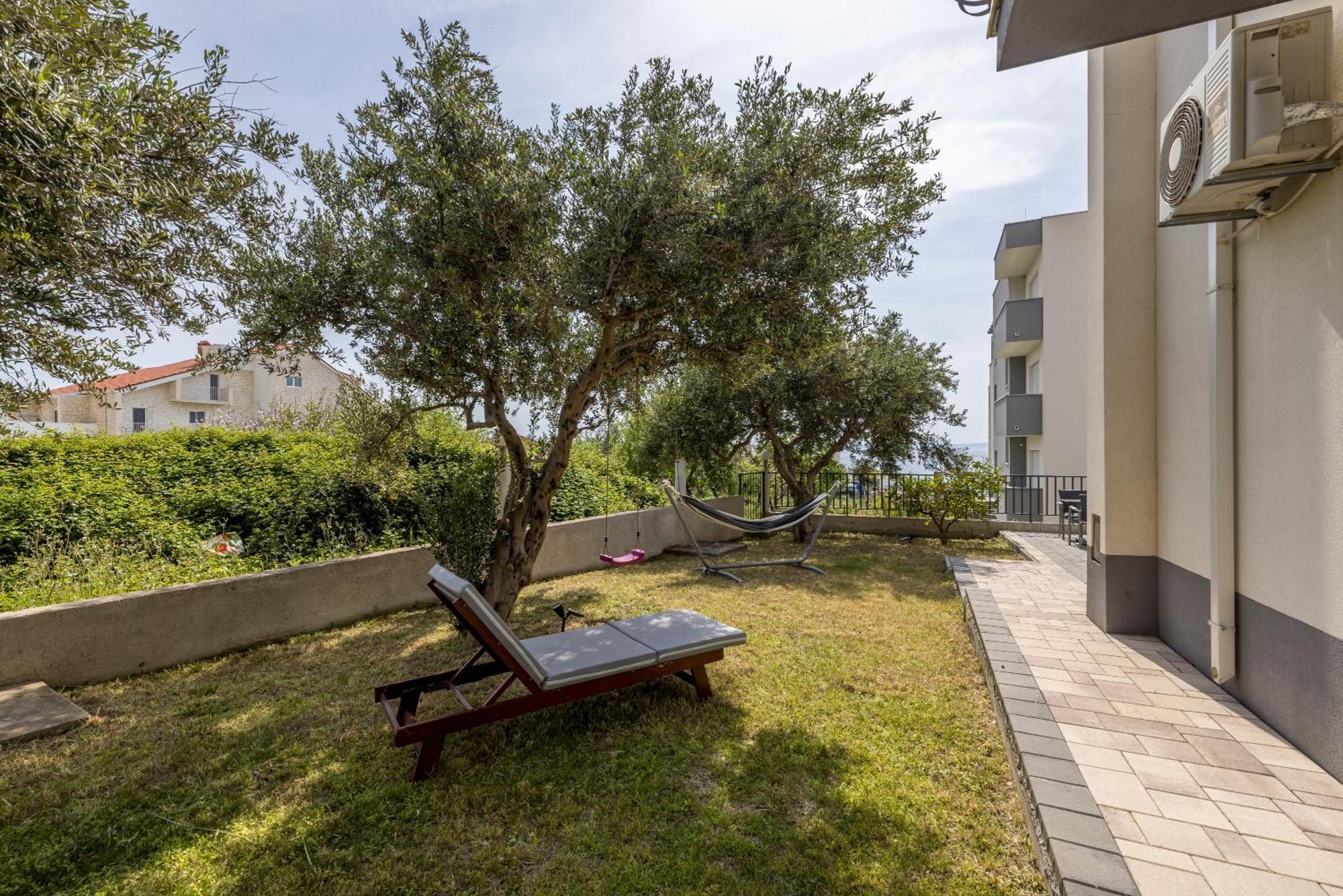 Mediterano Apartments Podstrana Luaran gambar
